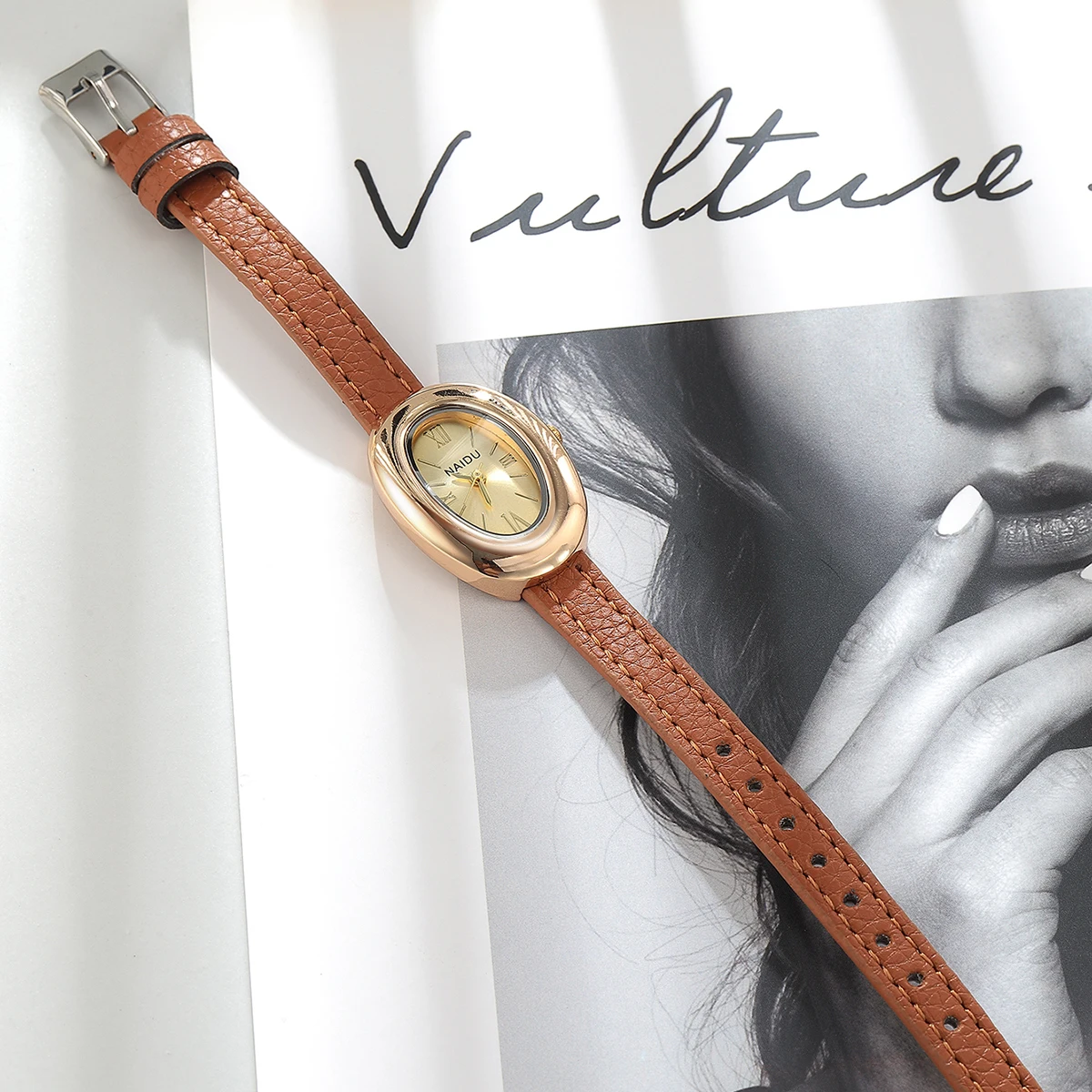 Artistic Retro Leather Strap Watch