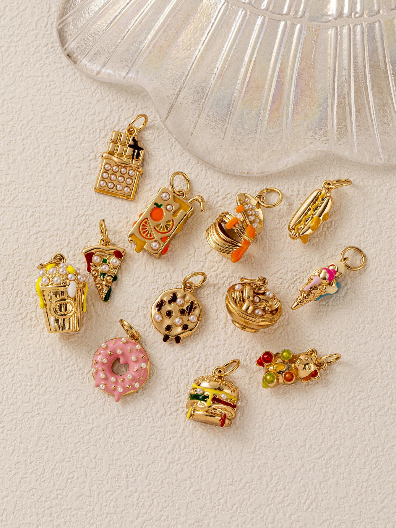 Niedliche und frische neue Dessert-Serie: Schokoladen-Perlen-Milchtee-Pizza DIY-Anhänger für Schmuck. – Detail 2