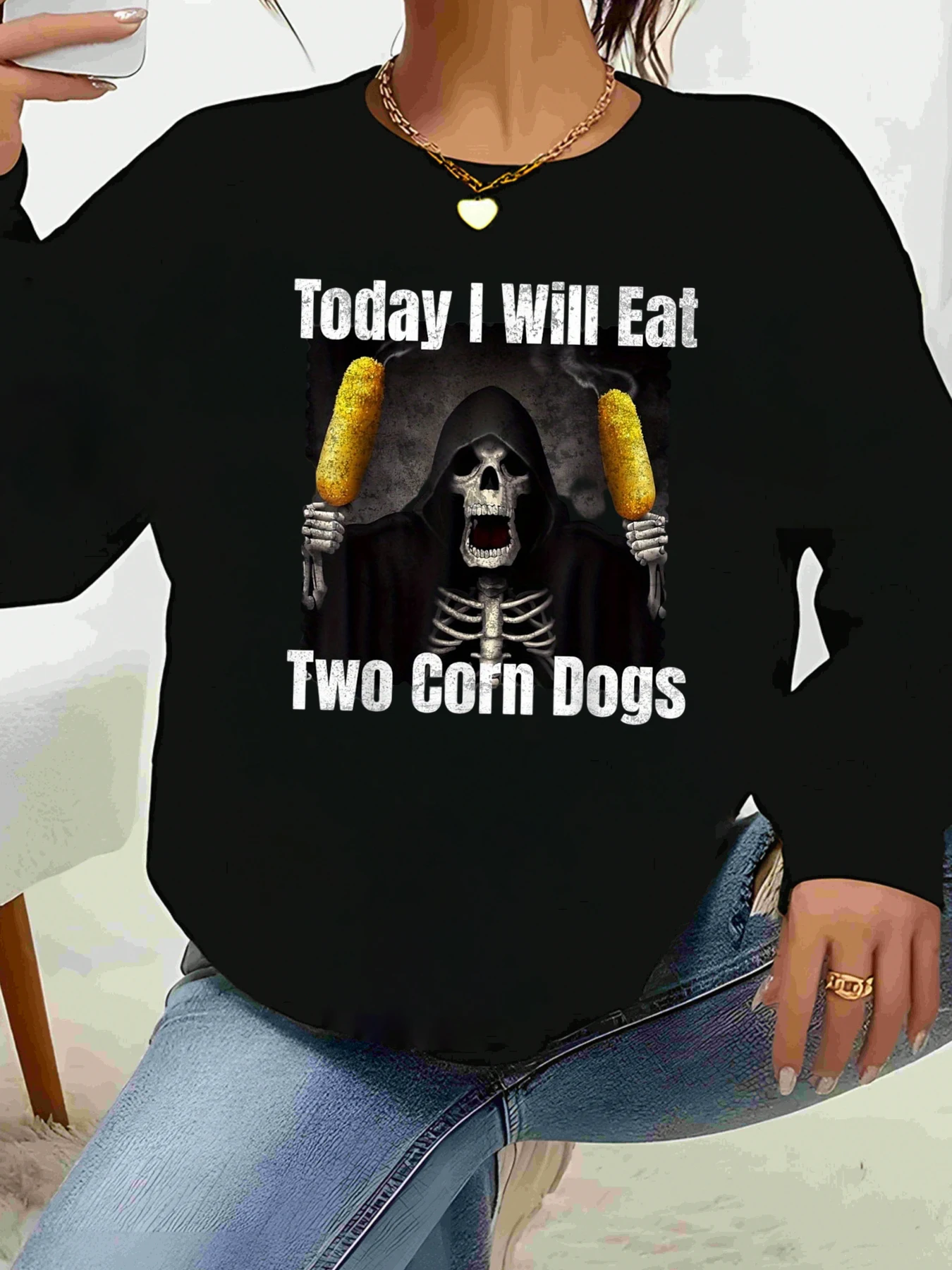 

Скелет держит кукурузные собаки Сегодня я ешьте два кукурузные собаки Хэллоуин футболка с длинными рукавами повседневная женская одежда