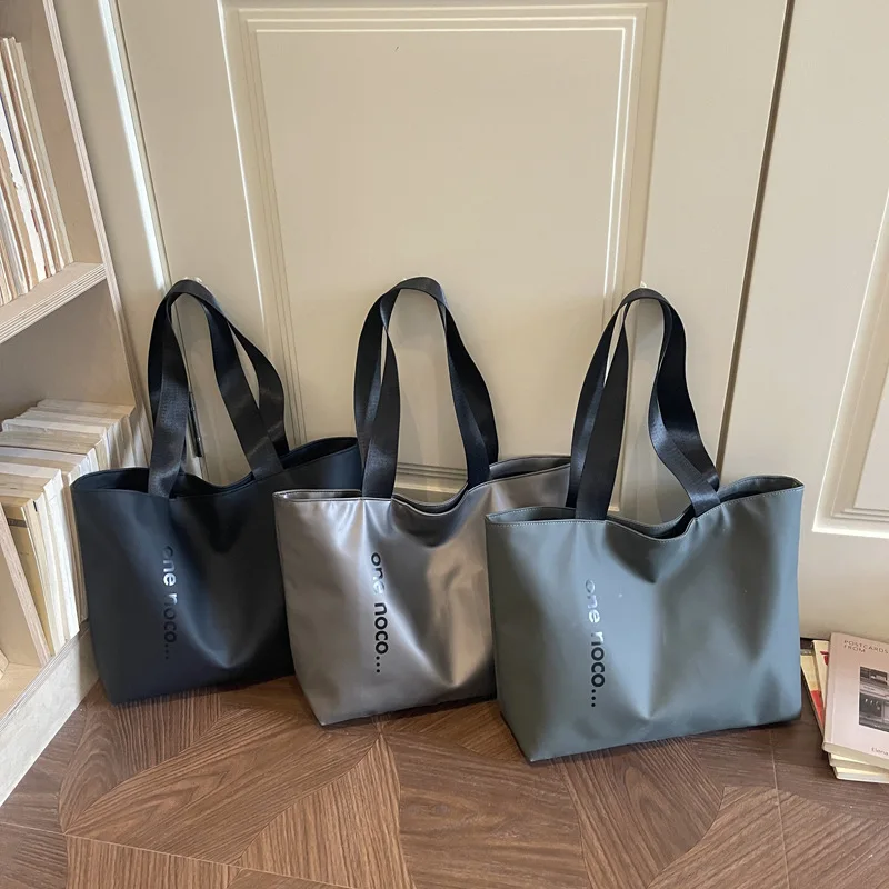 New Fashionable Ladies Handbag Large Capacity Portable Tote Bag Travel Bag Single Shoulder Bag Pure Color Commuter Bag