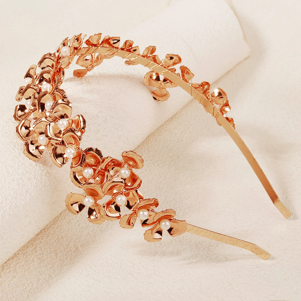 Gloden سبيكة زهرة العروس الزفاف رباط شعر لؤلؤ فاخر الأزهار تيارا أغطية الرأس للنساء أغطية الرأس الفاخرة للحفلات كهدية