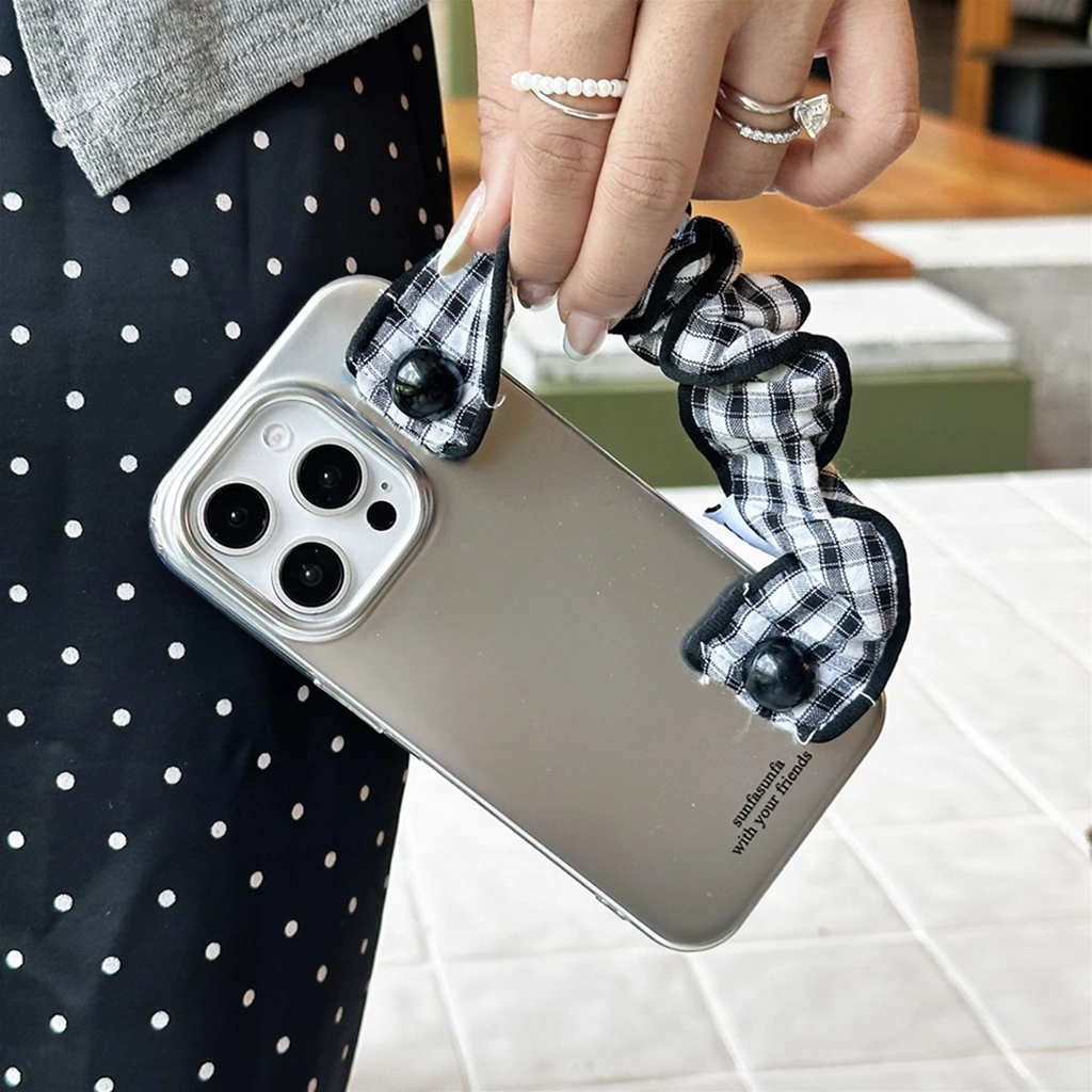 

Creative Silver Plating Grid Pattern Handheld Wrist Strap Shock Proof Phone Cover Case for iPhone 16 15 14 13 Pro Max