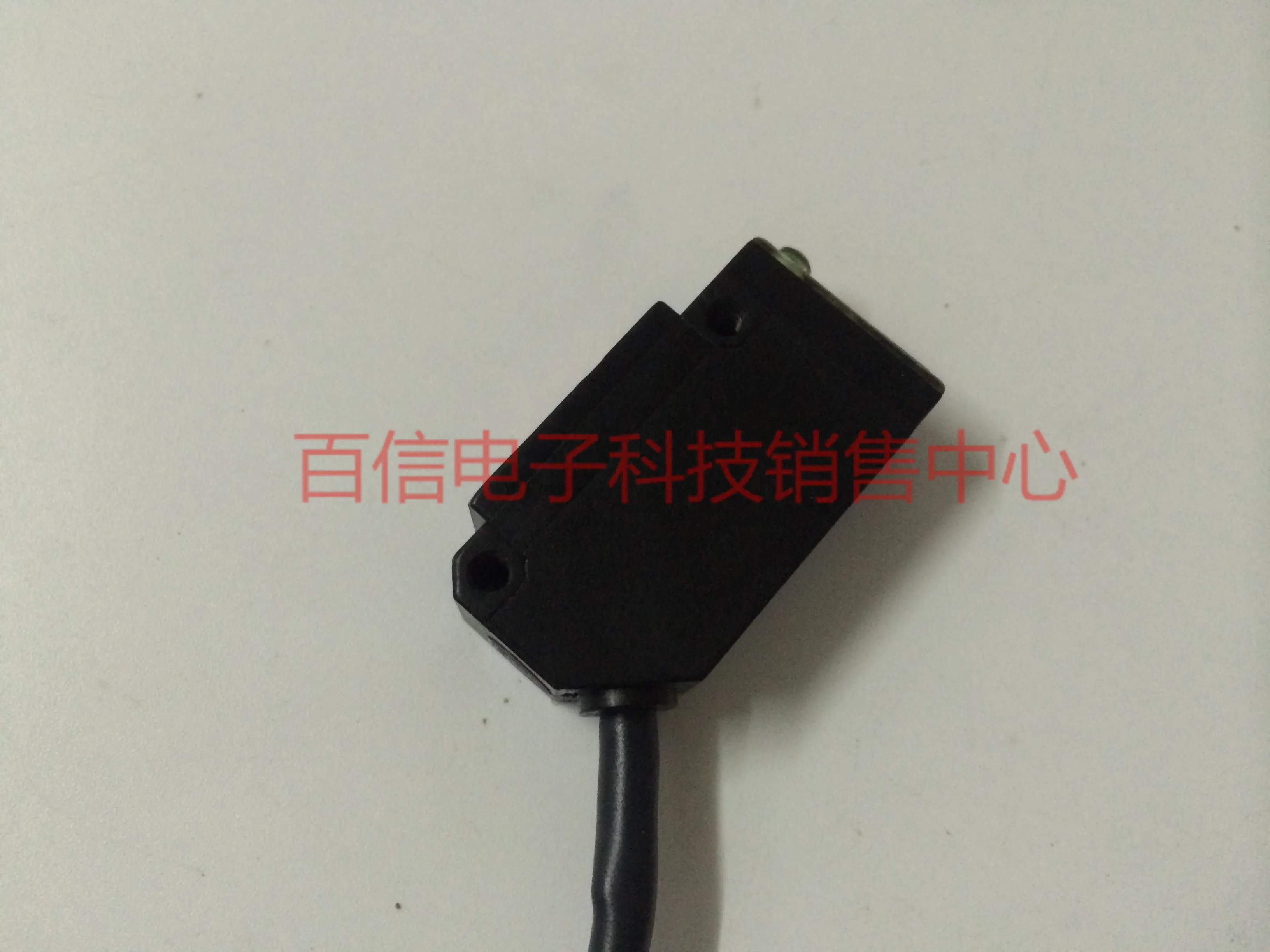 

E3V-R2C43S-31 Photoelectric switch sensor