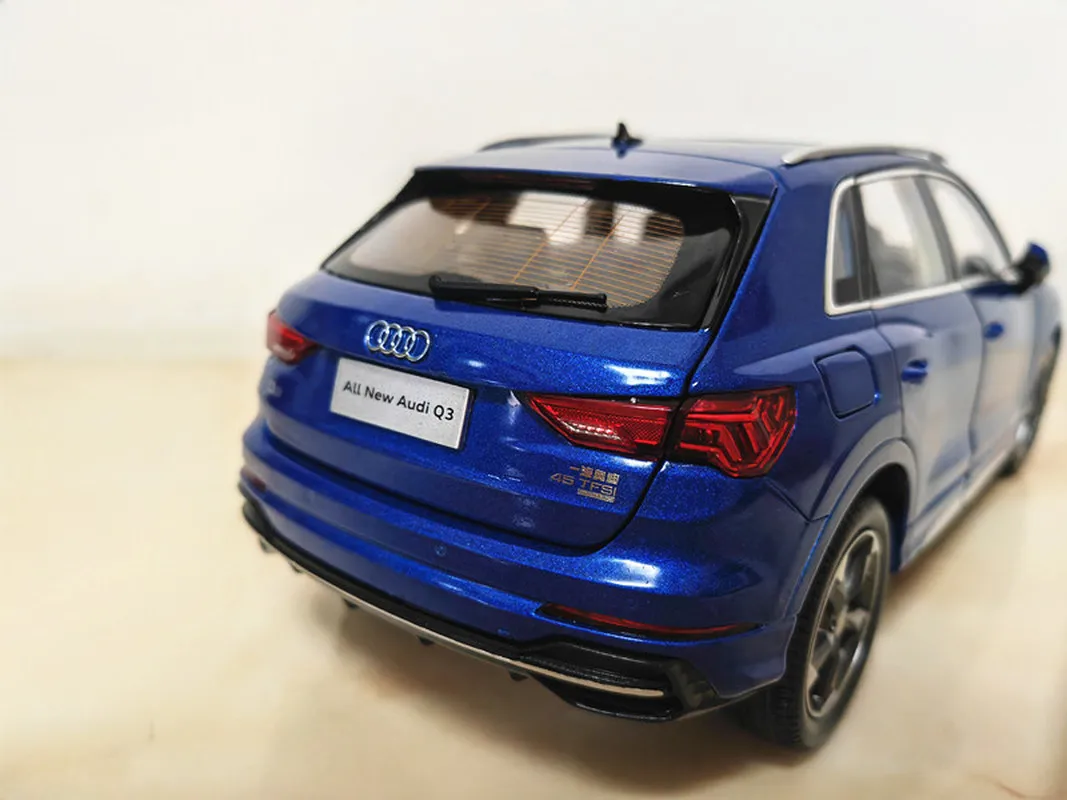 2019 1:18 gesimuleerde legering model auto Originele gloednieuwe Audi Q3 auto model FAW Audi QUDI Ornament Display auto Collectie Souvenir