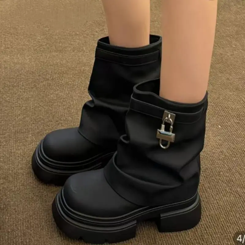 Damen Ankle Boots mit Dicker Plattform Stiefeletten im Slouch Look Runde Kappe Metallschloss Deko Schlupfschuhe Casual Herbst Winter Schuhe Modische Schlupfstiefel Kurze Stiefel Bequem – Detail 6