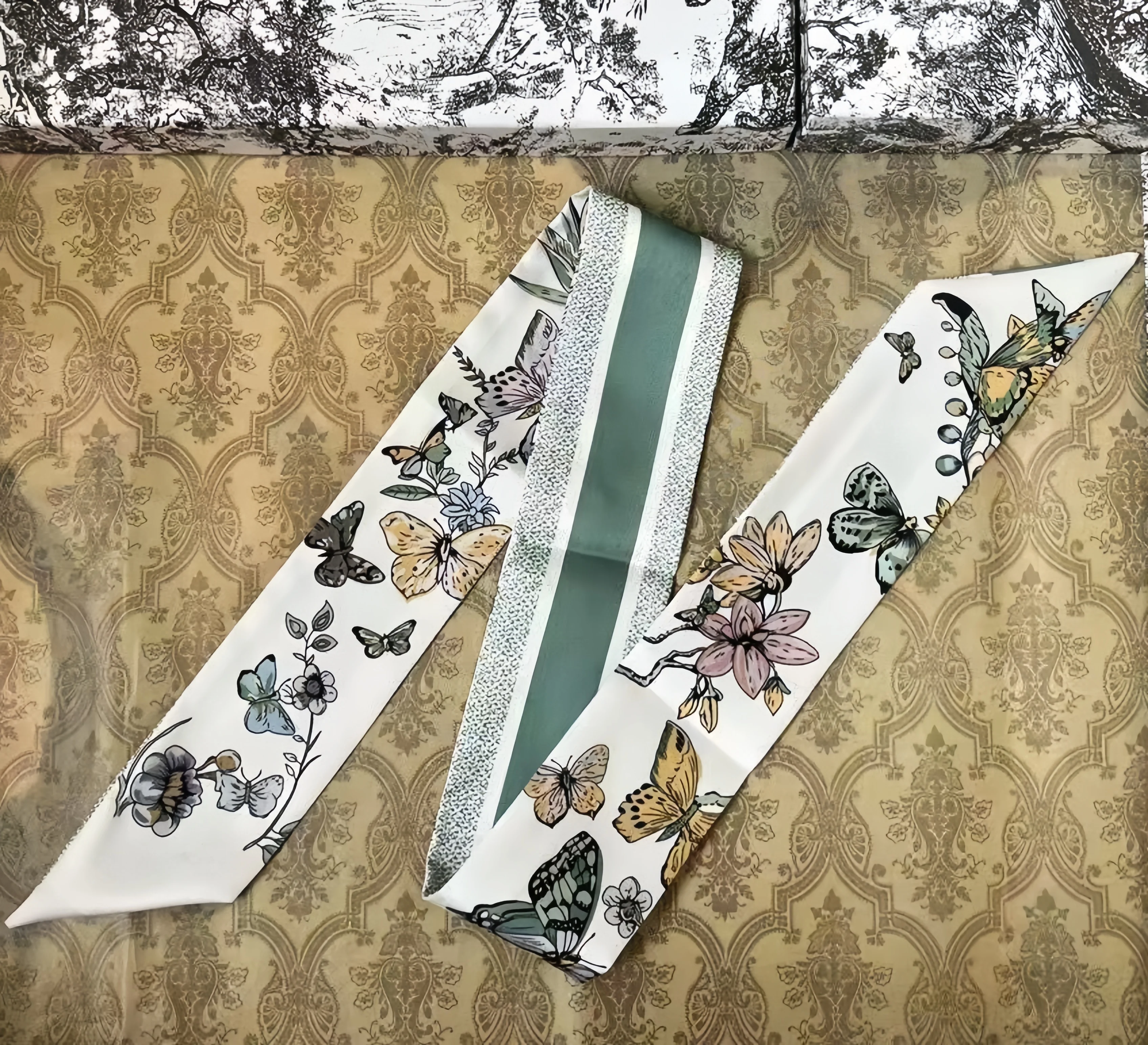 Echarpe-en-soie-fine-et-polyvalente-pour-femme-motif-floral-et-papillon-bandeau-de-luxe-ruban-pour-cheveux-attache-de-sac-cadeaux-de-vacances