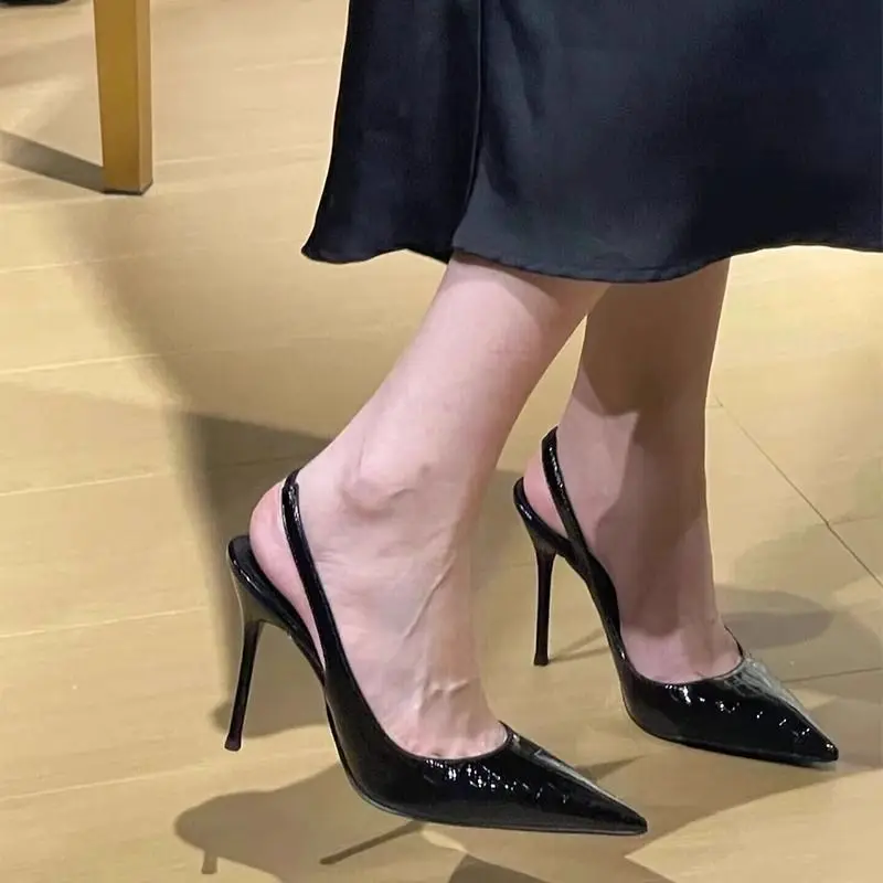 New Simple Pointed Back Hollow Sandals European and American Fashion Versatile Banquet Women's Shoes 2026 New