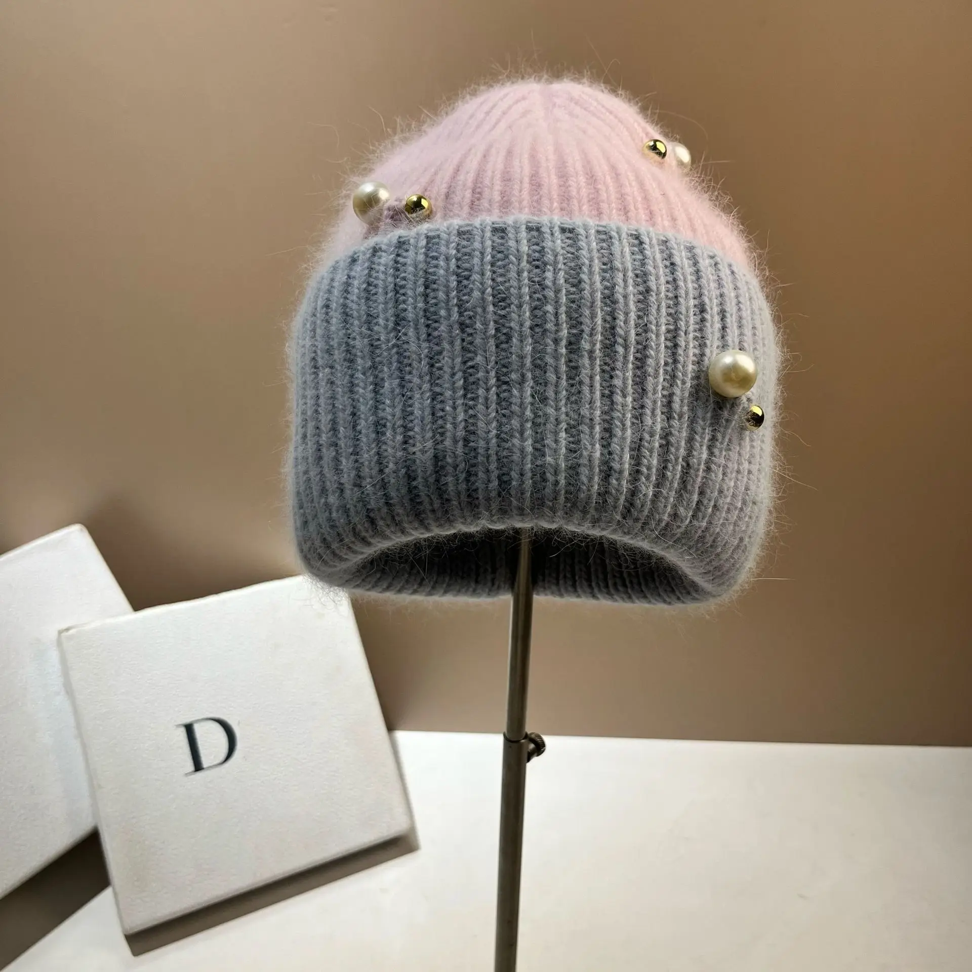 Designer Brand Pearls Brooch Knitted Hat Women Angora Rabbit Fur Wool Skullies Beanies Outdoor Lady Warm Walking Bonnet Beanie