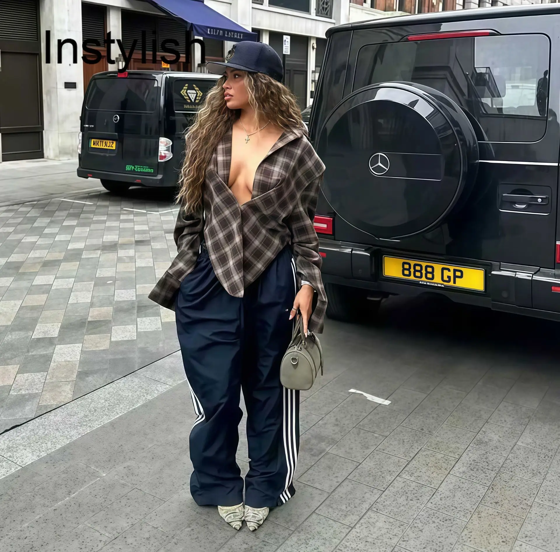 

Сексуальная клетчатая рубашка с низким воротом для женщин, повседневная приталенная плиссированная рубашка с длинными рукавами, женская мода, осенний женский топ в стиле ретро