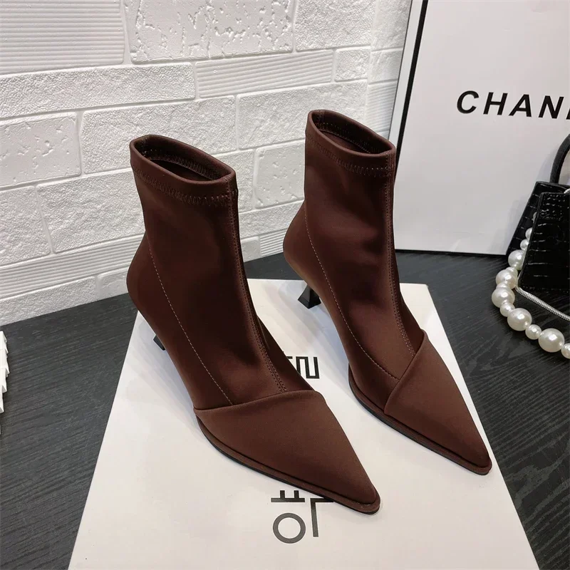 Zapatos de mujer elegantes de tacón alto y fino, nuevas botas cortas de satén con punta estrecha, botines elásticos con temperamento, elegancia corta