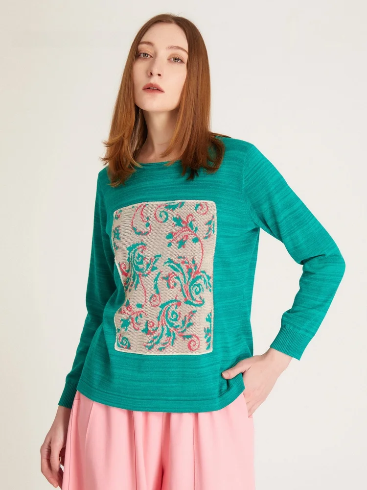 

Soft een Knitted Sweater with Floral Embroidery Comfortable Overhead Design Spring 2025 New Arrival from und ow