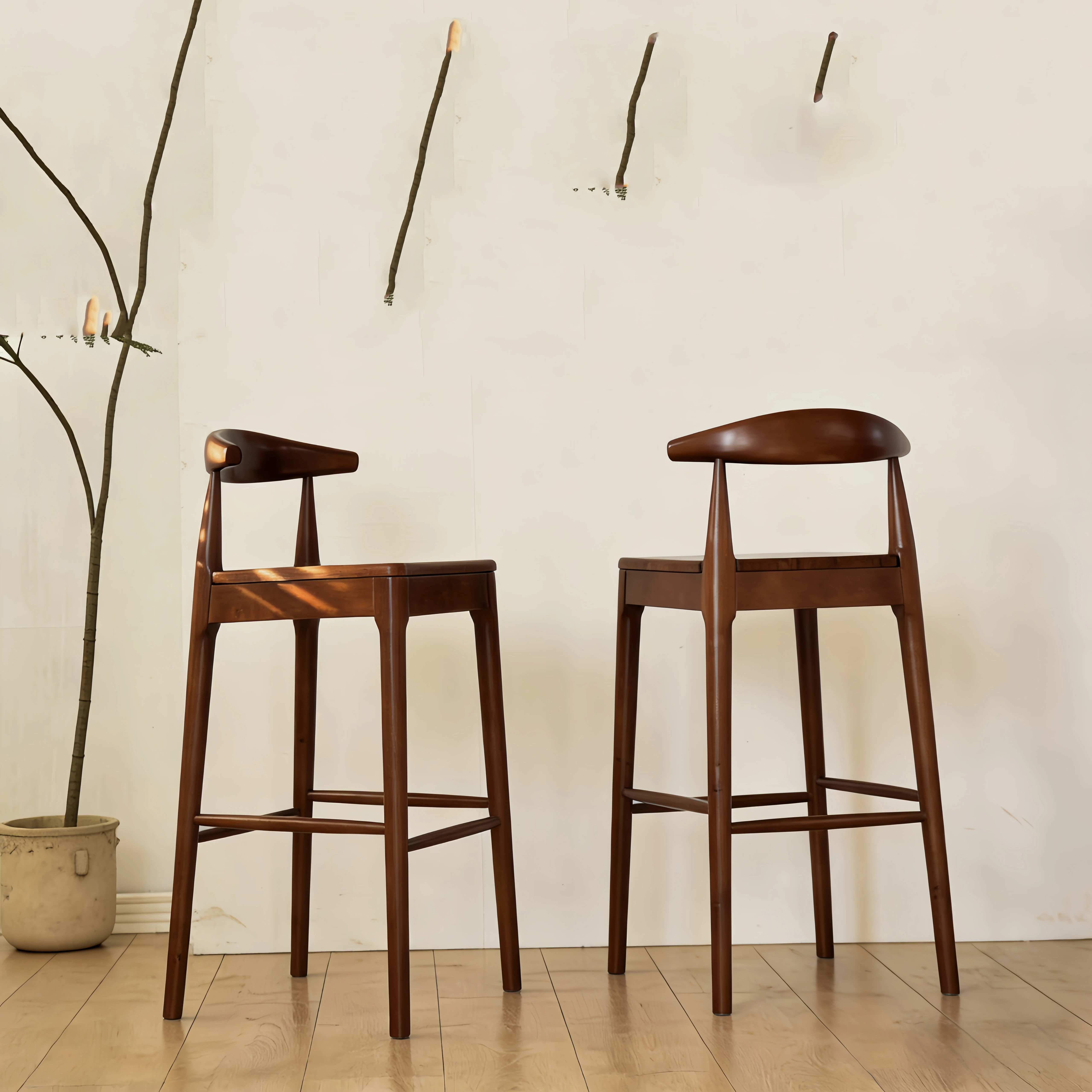 مقاعد مريحة من الألومنيوم للبار مريحة وبسيطة وطويلة وحديثة من الخشب مقاعد للبار مصممة منضدة كرسي دي بار أثاث فريد من نوعه