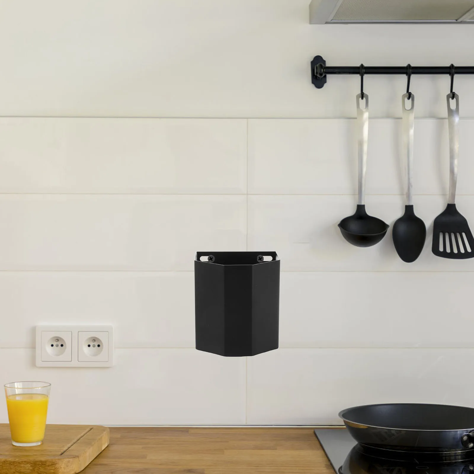 

Wall Mount Bottle Cap Catcher Stainless Steel Beer Bottle Cap Storage Bucket Organize Caps and Small Items Home Bar Kitchen