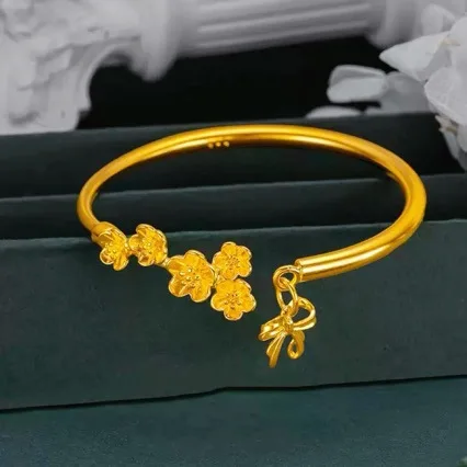

Women's 24K Gold Butterfly Pendant Bracelet, AU999 | Distressed wing-texture, rustic elegance for traditional fashion.