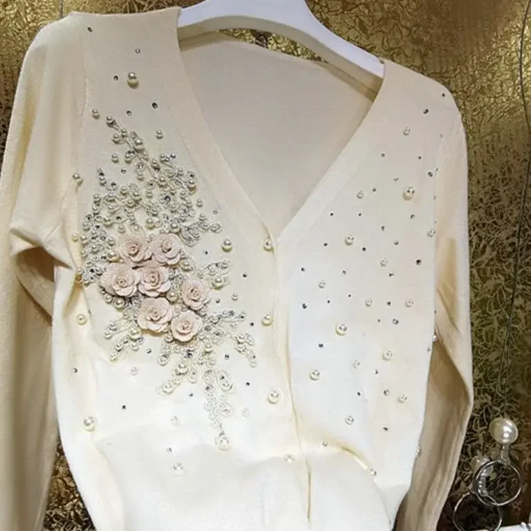 Luxury Woman V-Neck Rhinestones Fairy Pearls Sweater Coat 3D Flowers Beaded Knitted Cardigan Crystal Knitwear Jacket Crop Tops