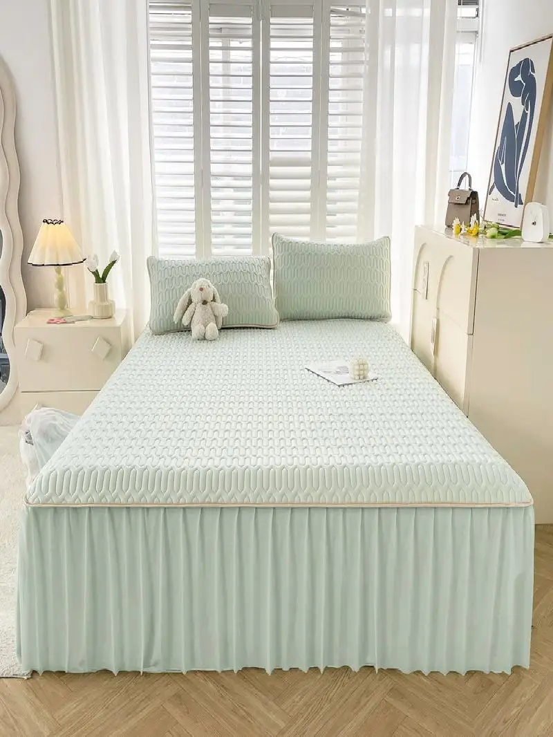 

Новинка 2025: Комплект из 3 предметов: однотонная утолщенная шелковая кружевная юбка для кровати с охлаждающим эффектом и латексный охлаждающий коврик. Латексное постельное белье.