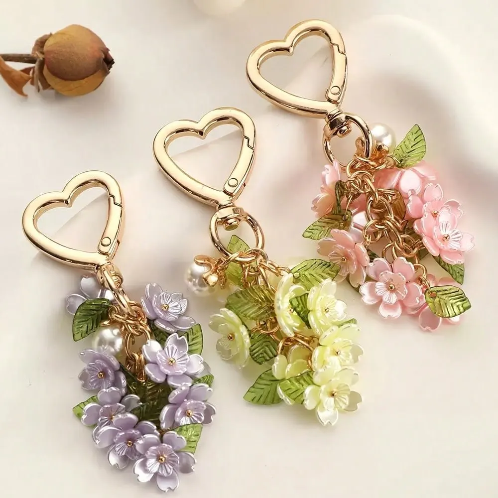 1Pc Romantic Heart-Shaped Flower Keychain, Colorful Enamel Cherry Blossom Pearl Pendant, Cute Ladies' Bag Charm, Fashionable Accessory, Elegant and Charming Key Ring, High-Quality Decorative Keychain, Suitable for Ladies' Bags, Trendy Accessories/Car Keychains, Personalized Decoration, Party Fashion Accessory, Ideal Gift for Friends/Family/Classmates/Best Friends
