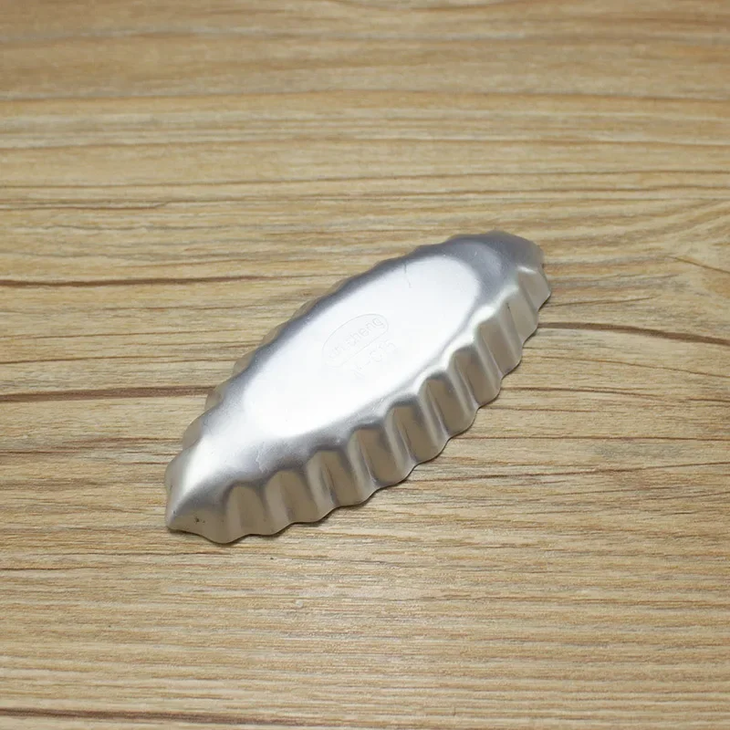 Small boat chrysanthemum mold Aluminum alloy cake mold baking mold