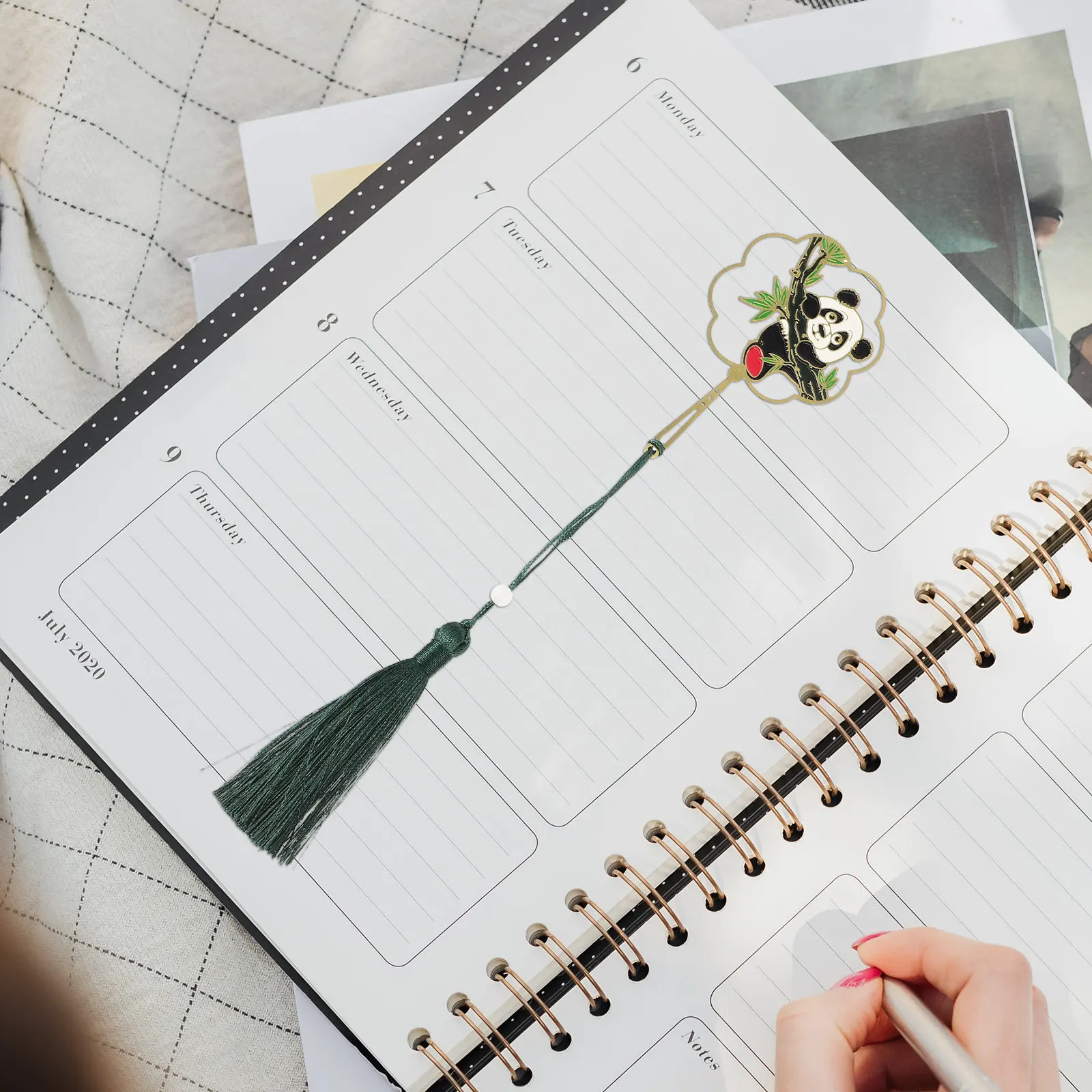 

2Pcs Unique Panda Bookmark Metal Book Mark with Tassel Portable Reading Page Marker for Students Book Bar Library Use Delicate