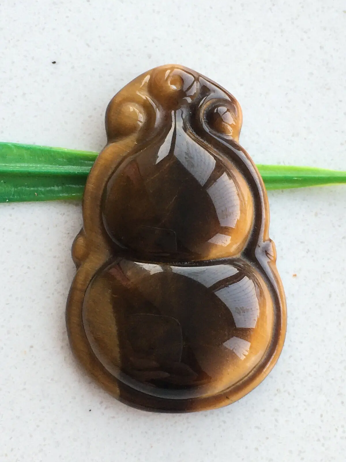 Certified natural 100% Tiger Eye stone hand Carving lucky gourd pendant