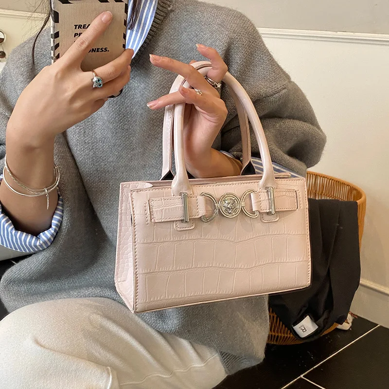 

Fashion Celebrity Shoulder Luxury Messenger Handbag Pink Crocodile Pattern Paris Trend Designer Into Life and Art Women's Bag