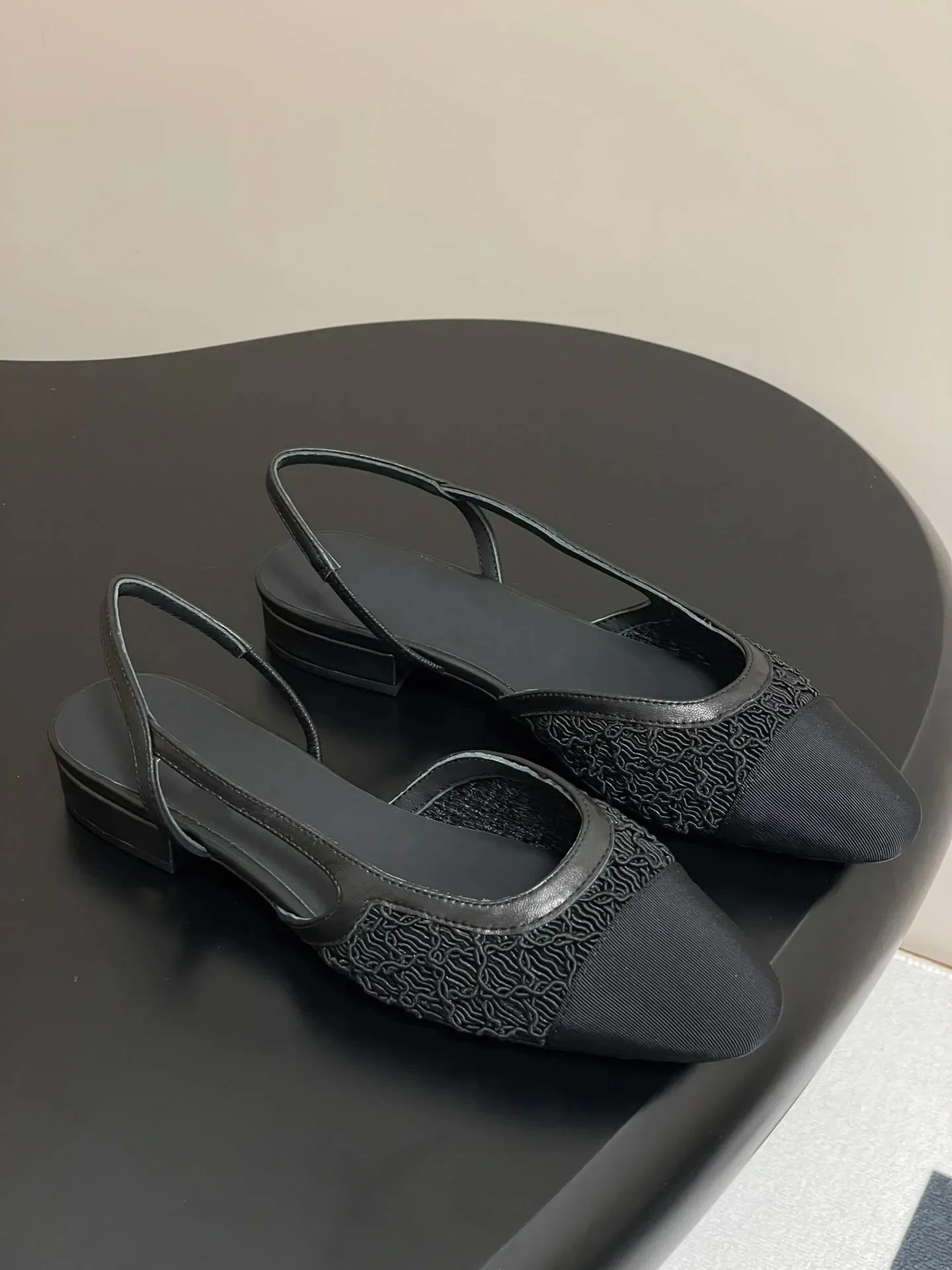 Sepatu Wanita Slingback Jaring Berenda