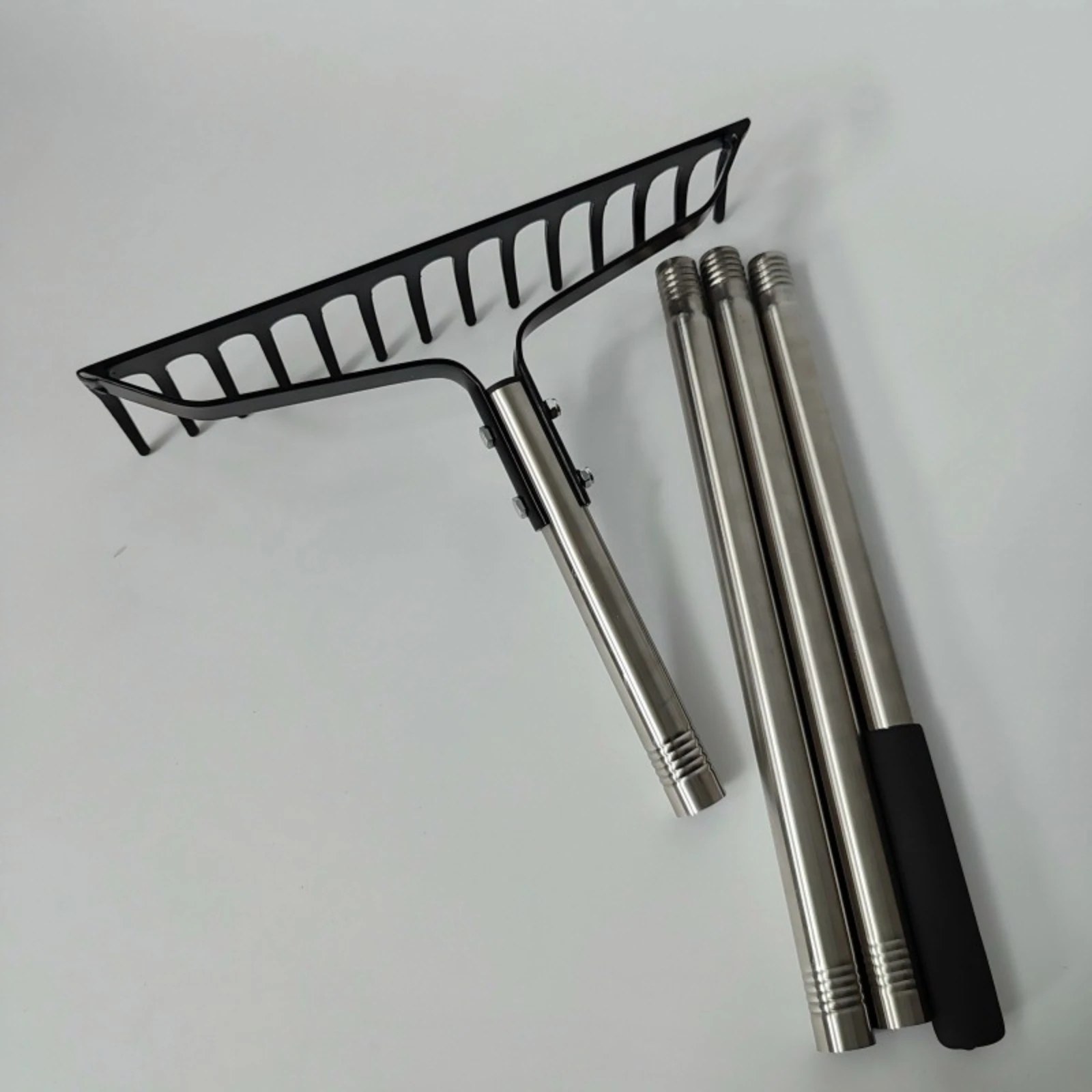 Metal Rake with Long Handle Long-Lasting Soil Rake Tool Multi-Purpose Multifunctional for Gardeners, Yard, Farm
