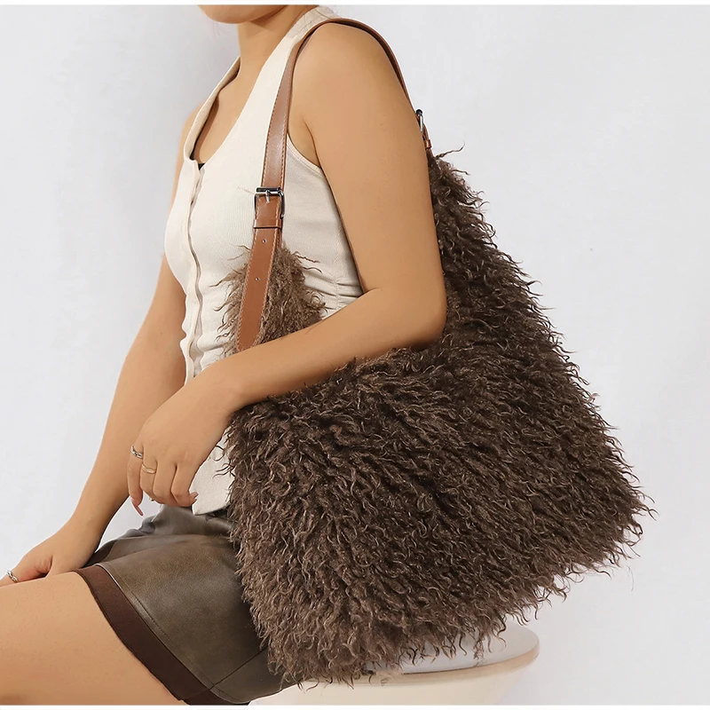 Lange, lockige, flauschige Plüsch-Umhängetasche, Y2k-Mädchenmode, große Damen-Winterhandtasche, einfarbige Tragetasche – Detail 6