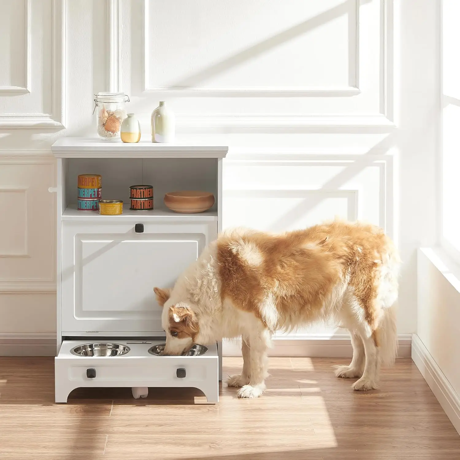 Estación de alimentación moderna para mascotas, mueble con 2 cuencos elevados, diseño oculto a prueba de perros, armario de almacenamiento de alimentos para perros