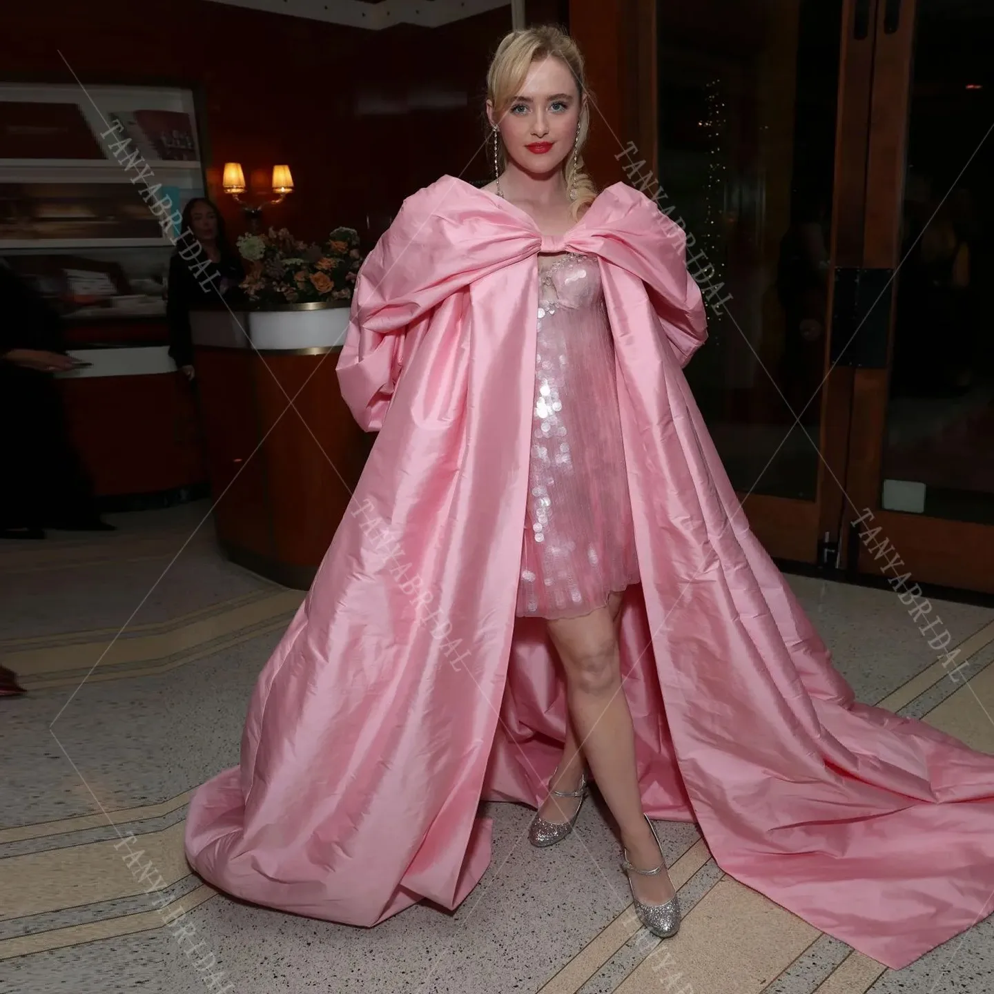Pink Taffeta Bridal Cape With Large Bow Collar Long Train Women Formal Evening Wrap Not Include Dress