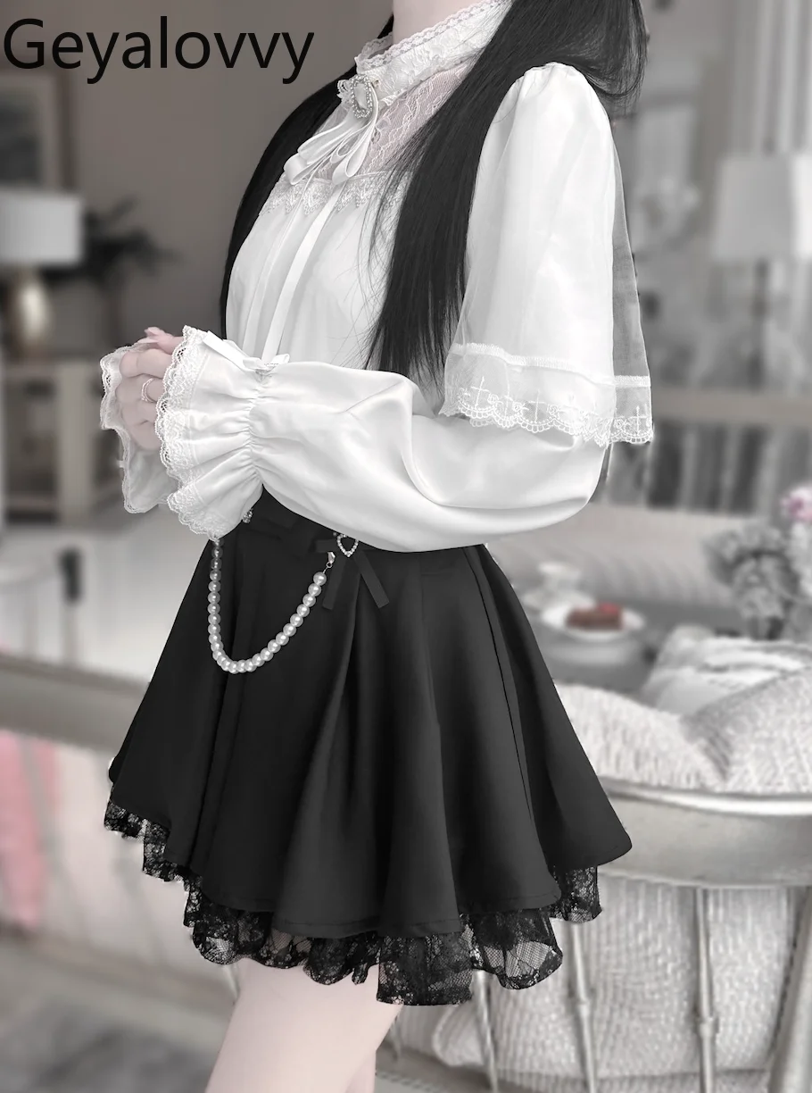 Herbst-Set im neuen japanischen Stil, in Massenproduzierte Subkultur, süßes Spitzen-Langarmhemd und Perlenschleife, hoch taillierter kurzer Rock