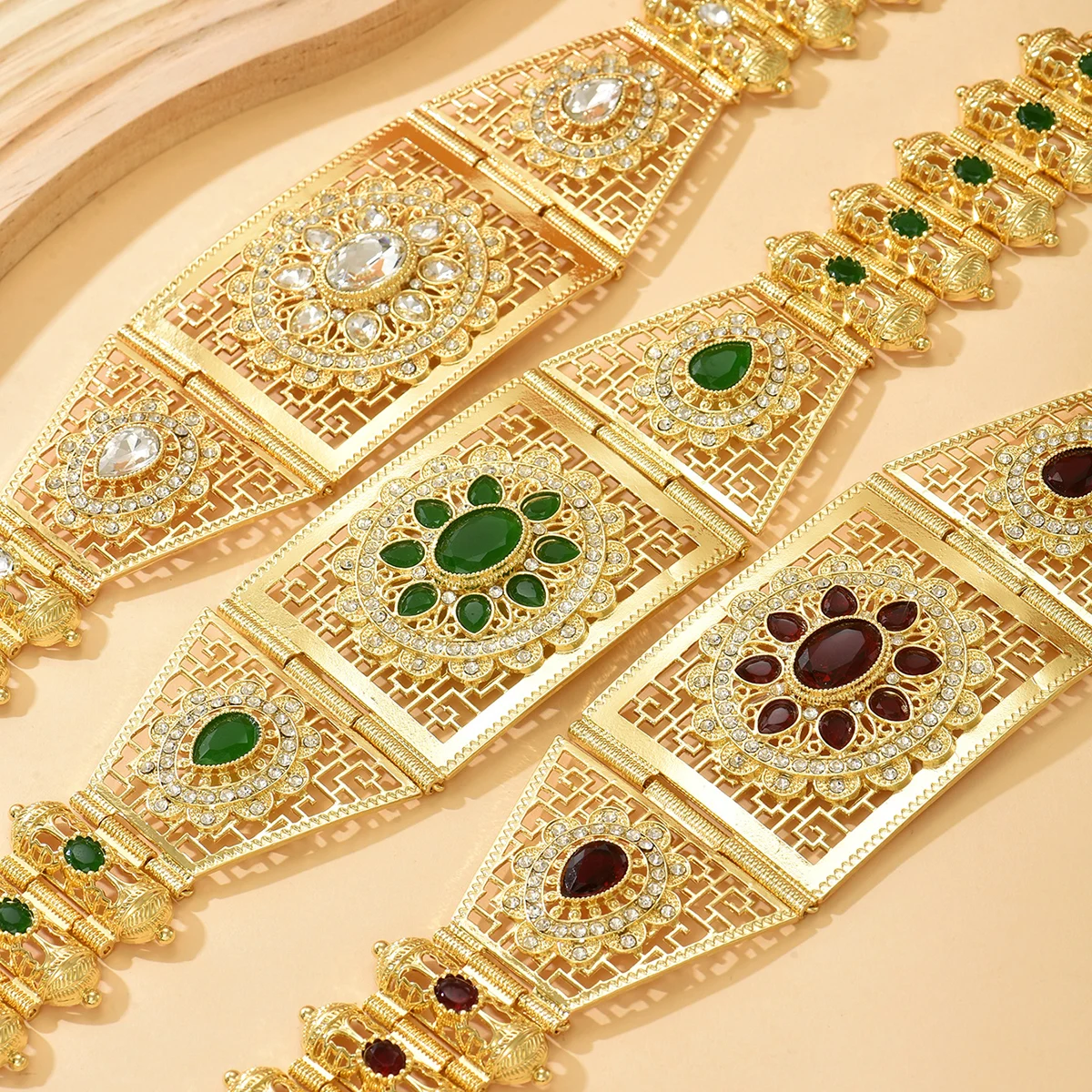 

Shiny Gold Plated Metal Wedding Belt with Embedded Square Rhinestones for Party Performance Sparkling Bride Waist Accessory