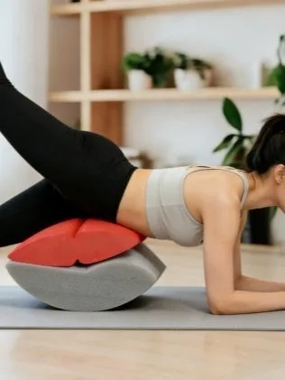 eva-material-lip-shape-yoga-cloud-swinger-pilates-hip-toner-leg-beautifier-sports-trainer-special-sponge-fitness-equipment