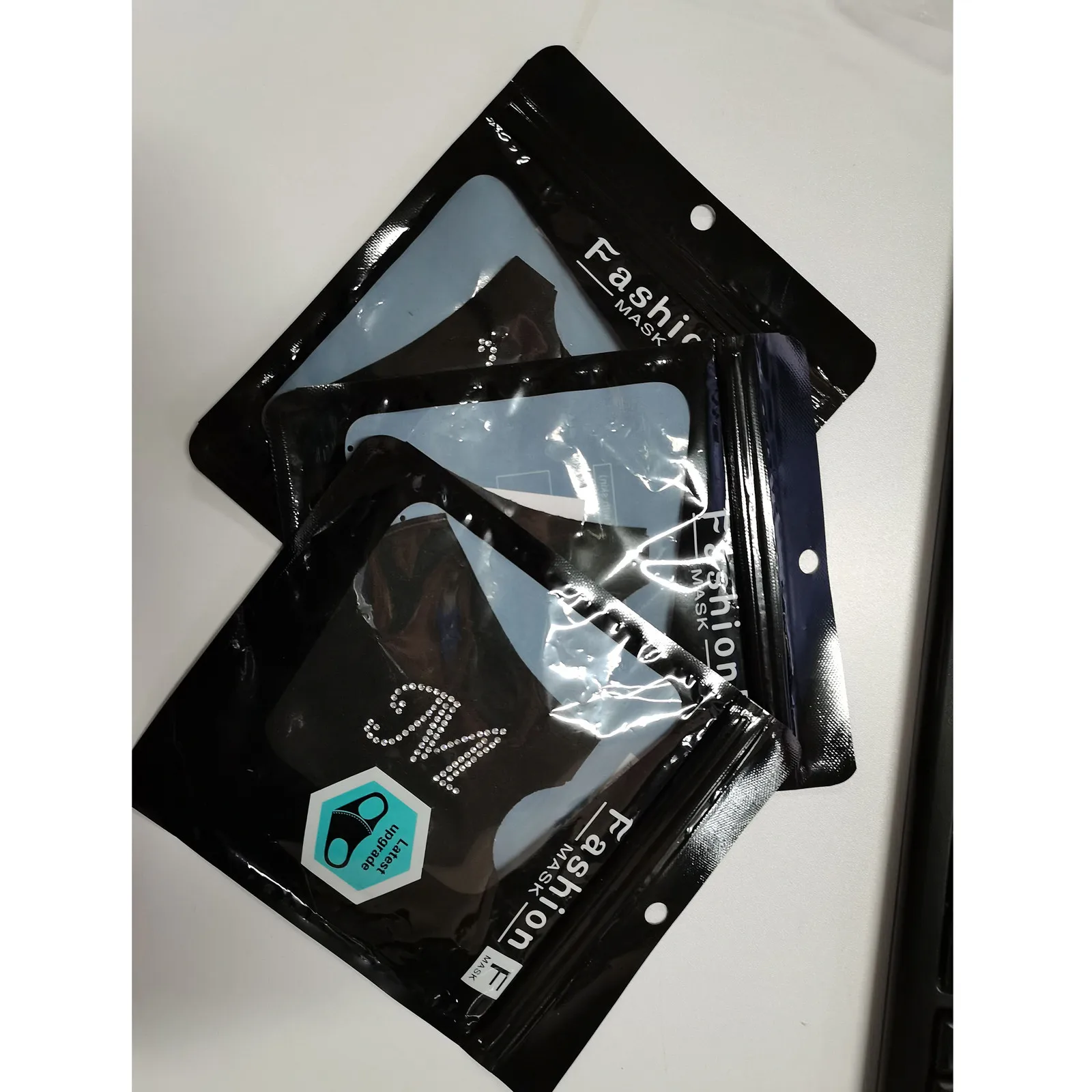 قناع قطني من الحرير الجليدي بحروف حجر الراين للبالغين، قناع أسود قابل لإعادة الاستخدام وقابل للغسل، قناع ناعم ومريح لركوب الدراجات في الهواء الطلق #4