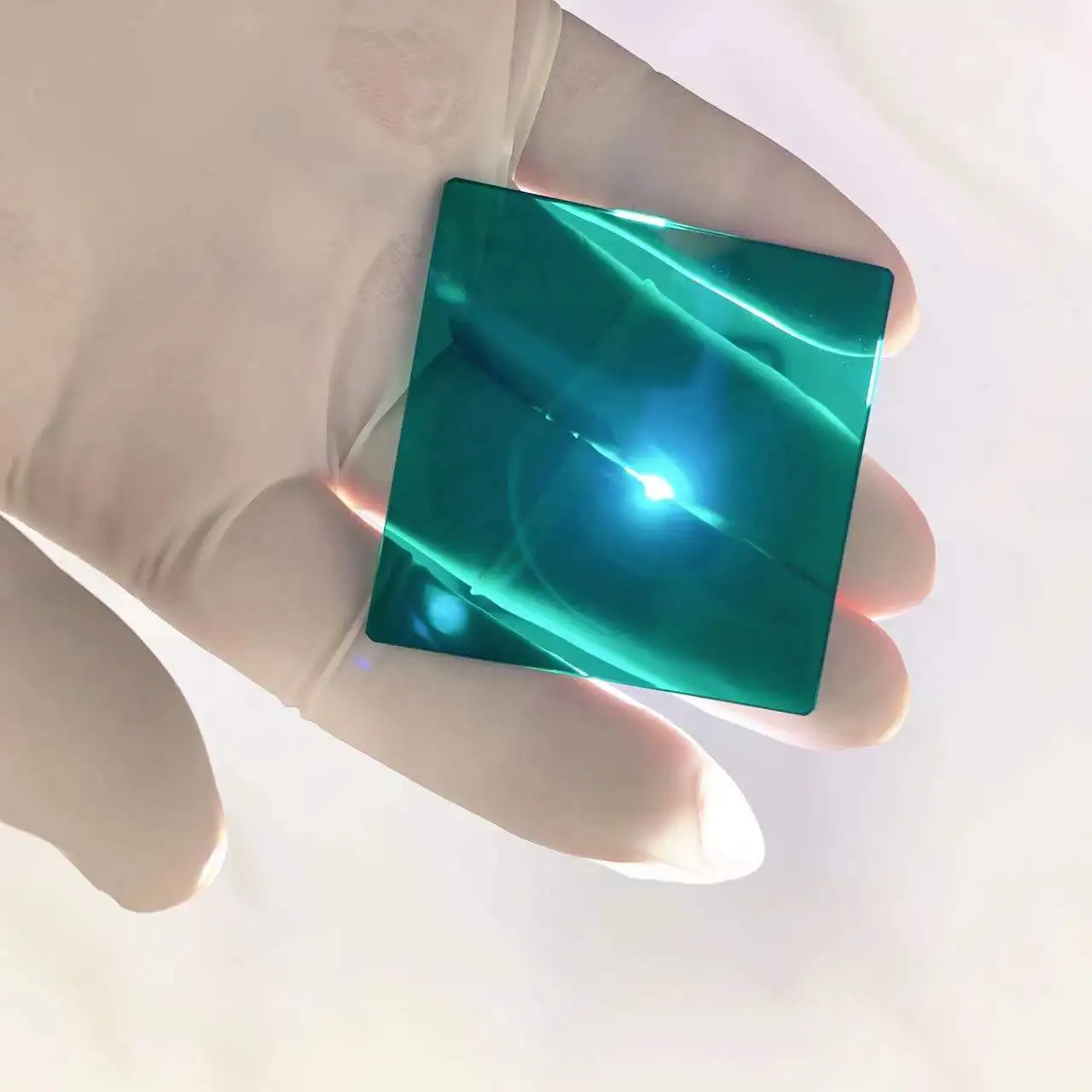 Meerdere maten Vierkant Zichtbaar 460 nm tot 680 nm Laagdoorlaat Lichtgroen Kleur Oticaal Glas Type LB1