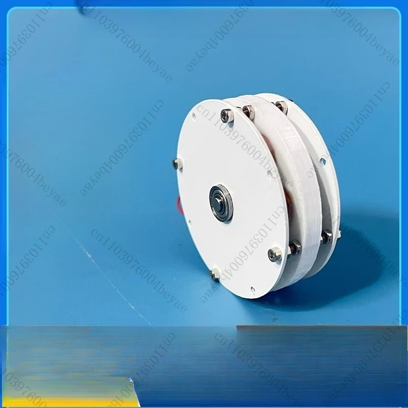 Micro disk type ironless permanent magnet generator for low-speed, low resistance wind and hydraulic power