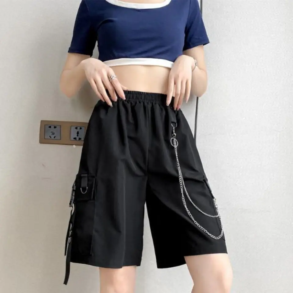 Shorts Women Summer Knee-length Wide-leg Shorts Safari Style 2023 New Street Wear Side-pocket Solid Chain Unisex Fashion Shorts