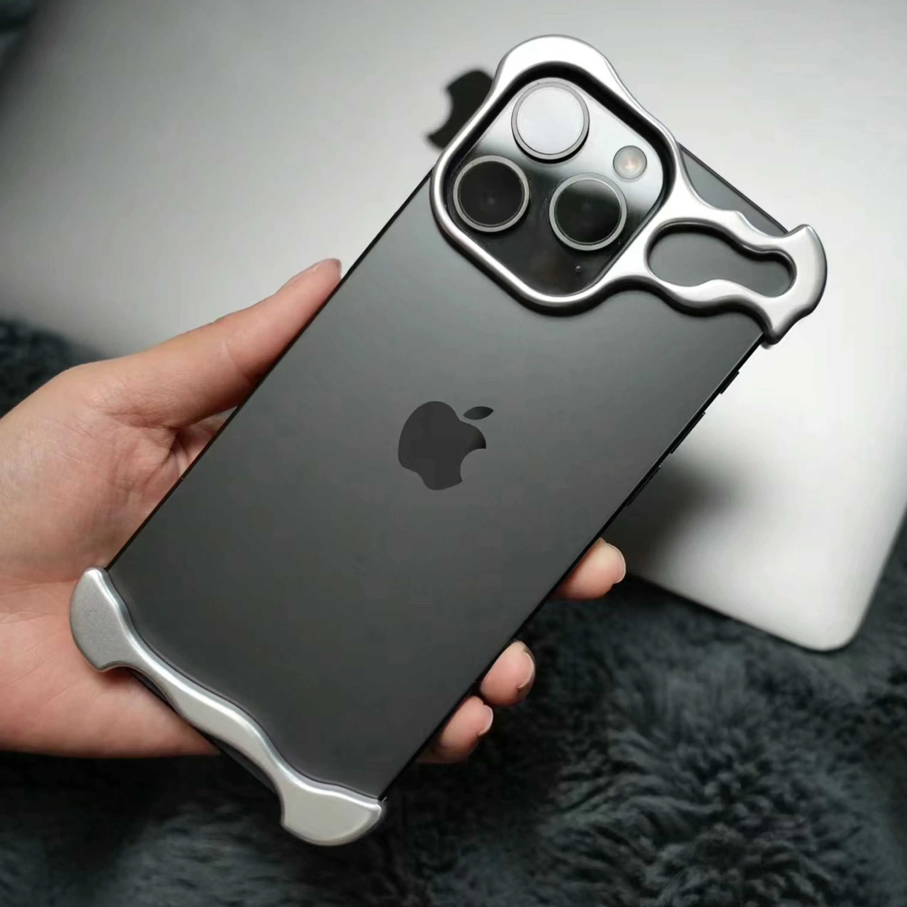 Coque pare-chocs irrégulière en alliage d'aluminium pour iPhone, coque de téléphone antichoc en métal, protecteur de film d'objectif, luxe, iPhone 15 Pro Max, iPhone 12, iPhone 13, iPhone 14 Plus