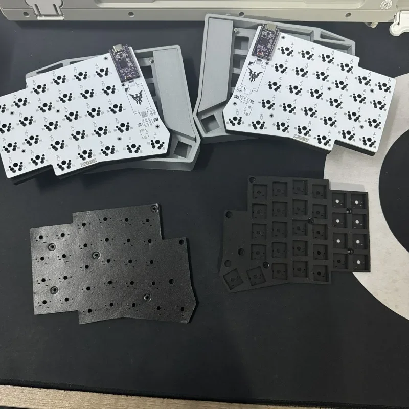 Kit tastiera divisa Split 58 Modalità singola personalizzata Wireless 2.4GHz VIAL Chiave di cambio hot-swap Giocatori fai da te per tastiera meccanica