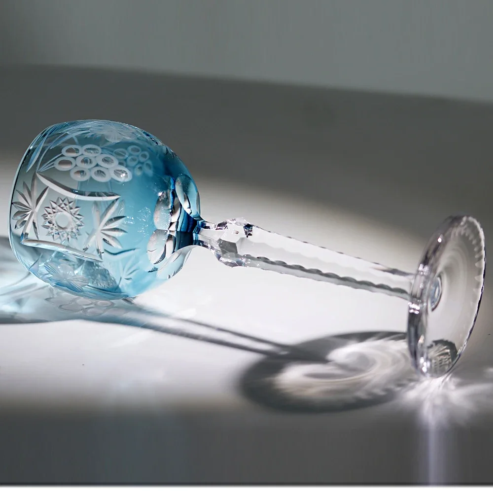 verre-a-vin-edo-kiriko-en-cristal-bleu-ciel-style-boheme-gobelet-a-pied-grave-a-la-main-verrerie-classique