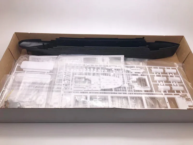 Titanic 1/550 RMS avec dispositif d'éclairage de moteur électrique, Kits de construction de navires à assembler en plastique, modèle de jouet