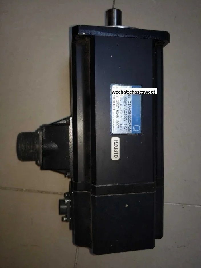 Q2AA08100DXP3M servo motor used in good condition