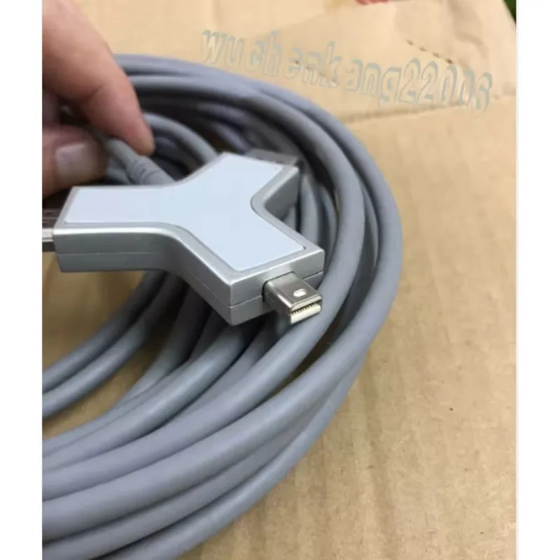 For MINIDP to Large DP HDMI 9M HD Multi-Function Video Conversion Cable Used