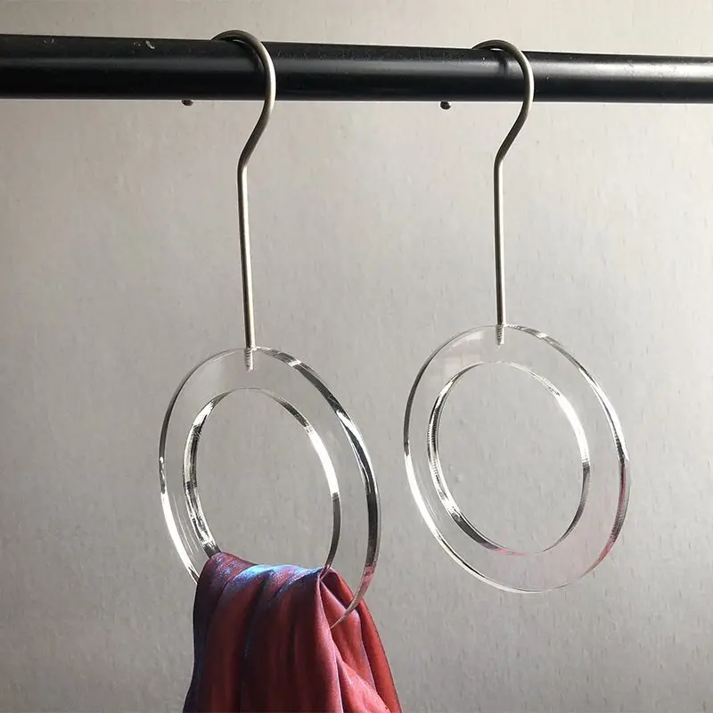 

Japanese Style Scarf Circular Ring Hangers Creative Transparent Cloakroom Shops Display Rack of Matching Accessories S Hook Prop