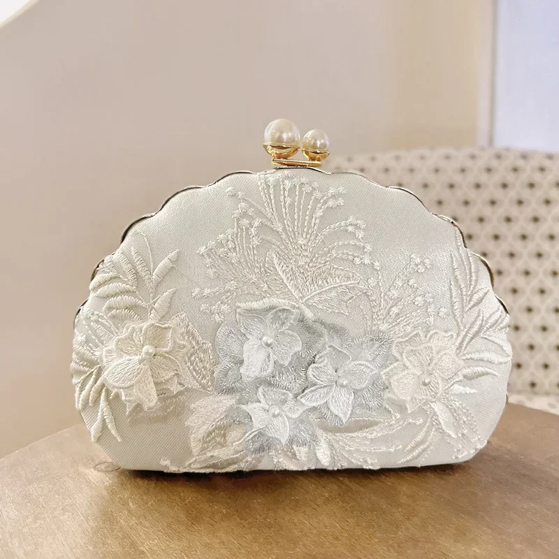 Shell Shape Evening Bags New Fashion White Embroidered Lace Clutches Vacation Crossbody Chain Bag Wedding Party Handbag Purse