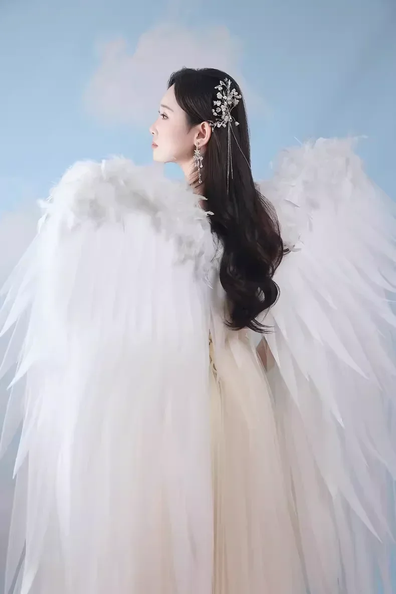 White Feather Wing Angel ปีกฮาโลวีนรุ่น Catwalk เครื่องแต่งกาย Super Wings ไนท์คลับ Performance Props Halloween Party Props
