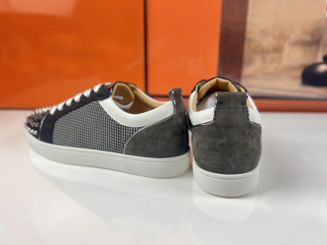Luxury Men‘s Black Breathable Mesh Leather Shoes Silver Spikes Toe Footwear Lace Up Red Bottom Shoes For Men Casual Shoes