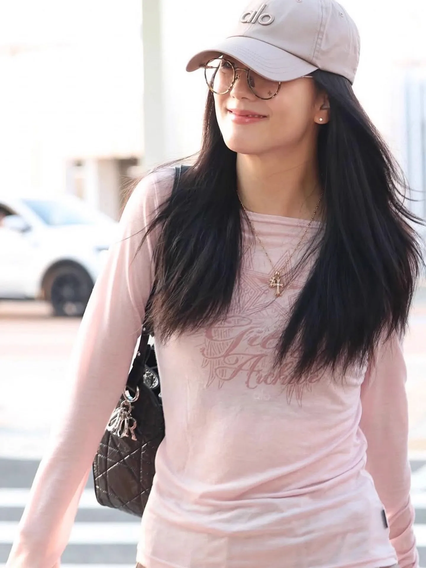 

Off 2025 New Jisoo ey Asymmetrical oulder Long Sve Women's T-irt Loose Fit Open oulder Top Ciwalk Casual Wear