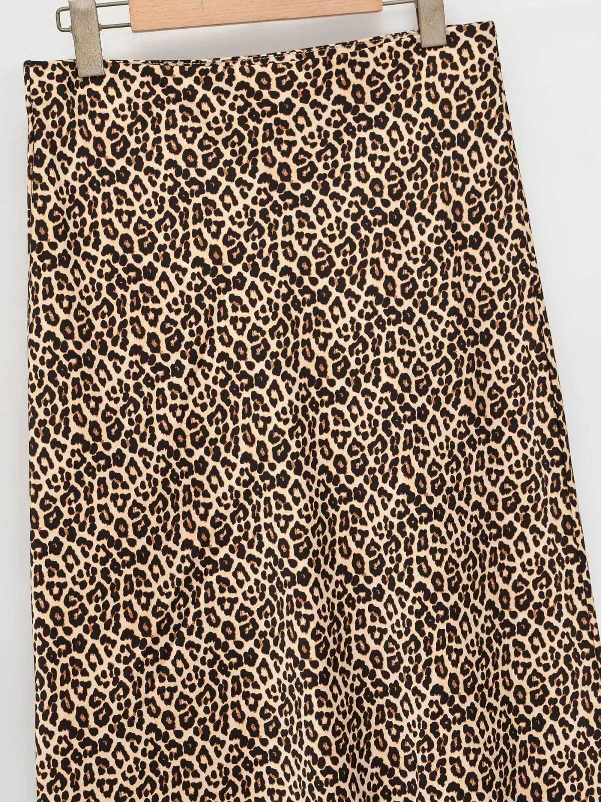 KONDALA Women Elegant Leopard Satin Midi Skirt Summer Fashion Holiday Casual Elastic Waist Skirt 2026 Trendy Vintage Chic Skirt