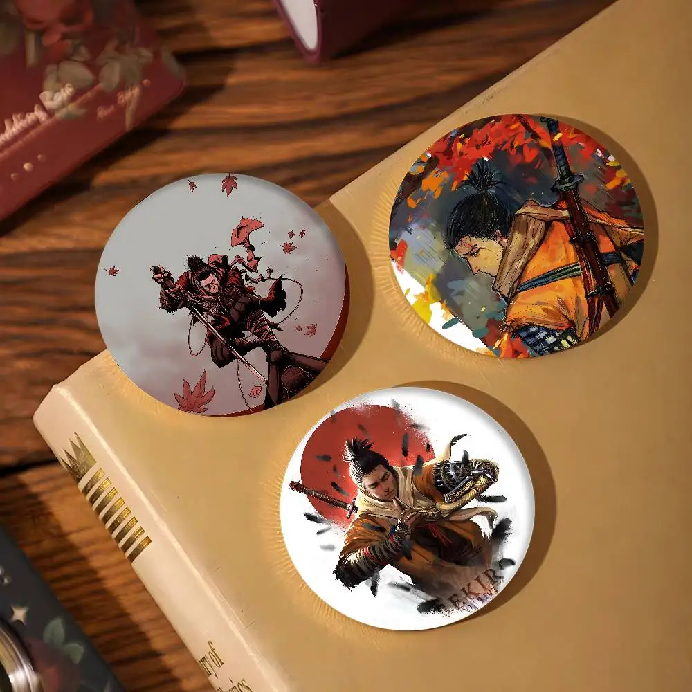 Sekiro Shadows يموت مرتين للتخصيص لينة زر دبوس للنساء مجوهرات إبداعية مضحك شارة الكرتون عاشق قبعة